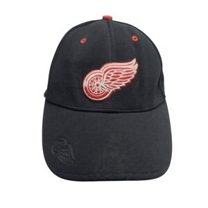 American Needle Detroit Red Wings NHL Fitted Cap Small Medium Black Red